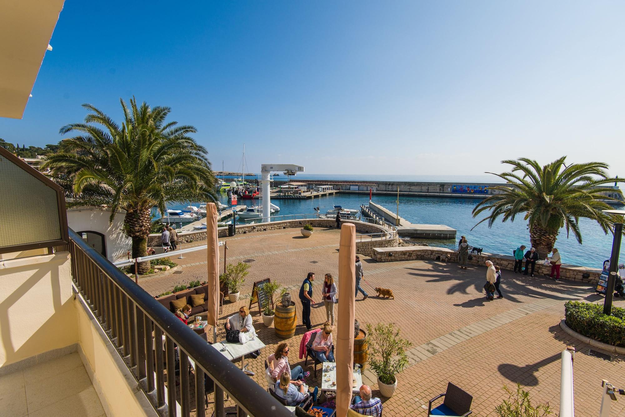 Hostal Port Corona Cala Ratjada  Zewnętrze zdjęcie