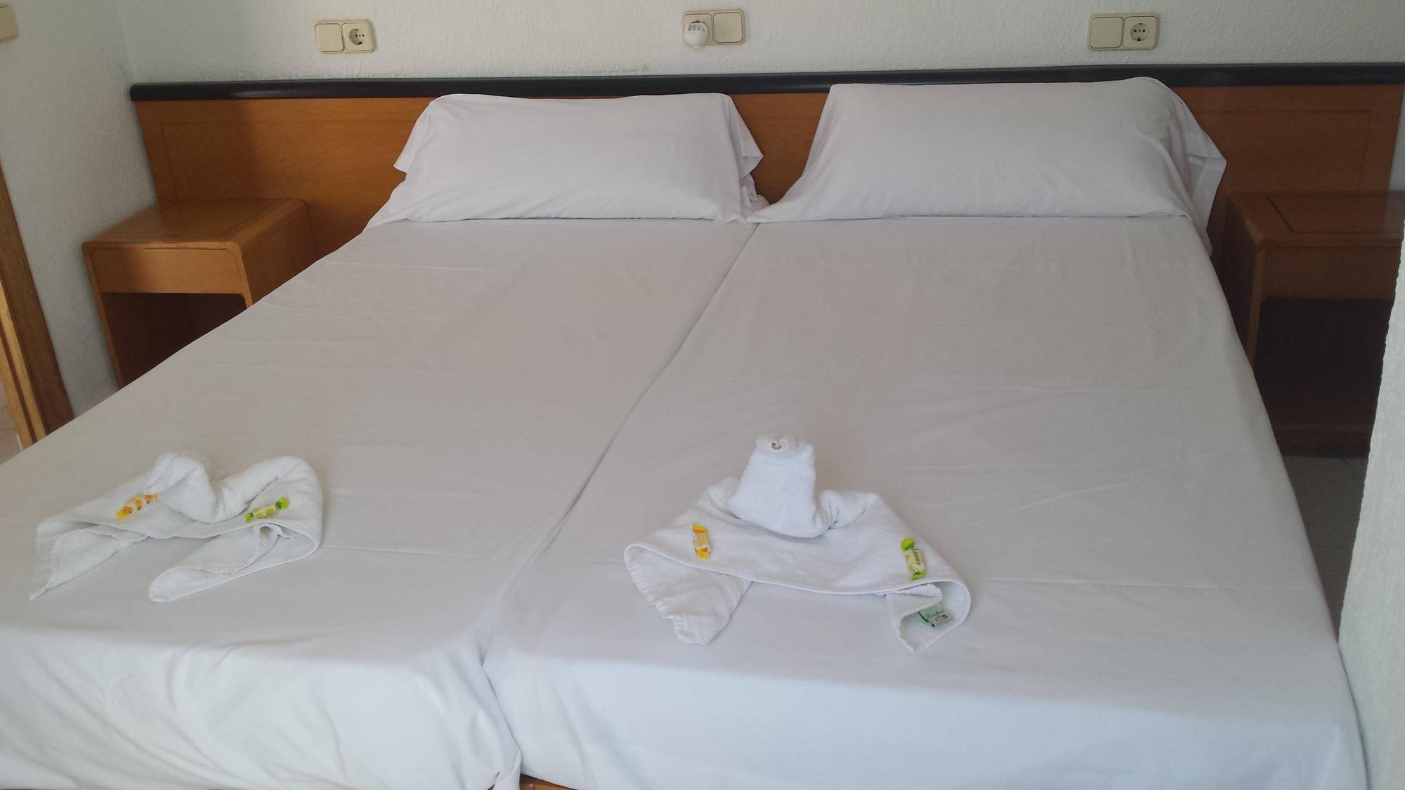 Hostal Port Corona Cala Ratjada  Zewnętrze zdjęcie
