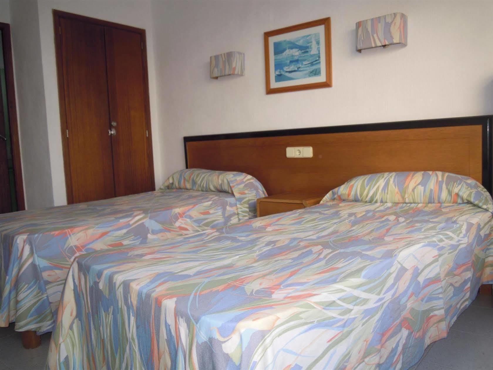 Hostal Port Corona Cala Ratjada  Zewnętrze zdjęcie