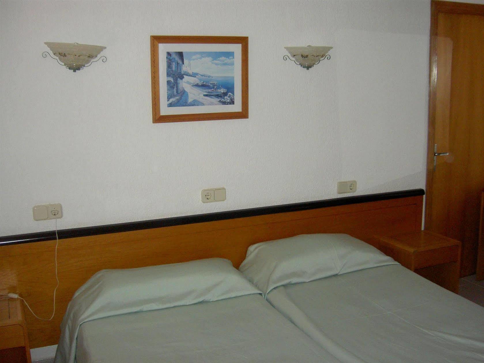 Hostal Port Corona Cala Ratjada  Zewnętrze zdjęcie