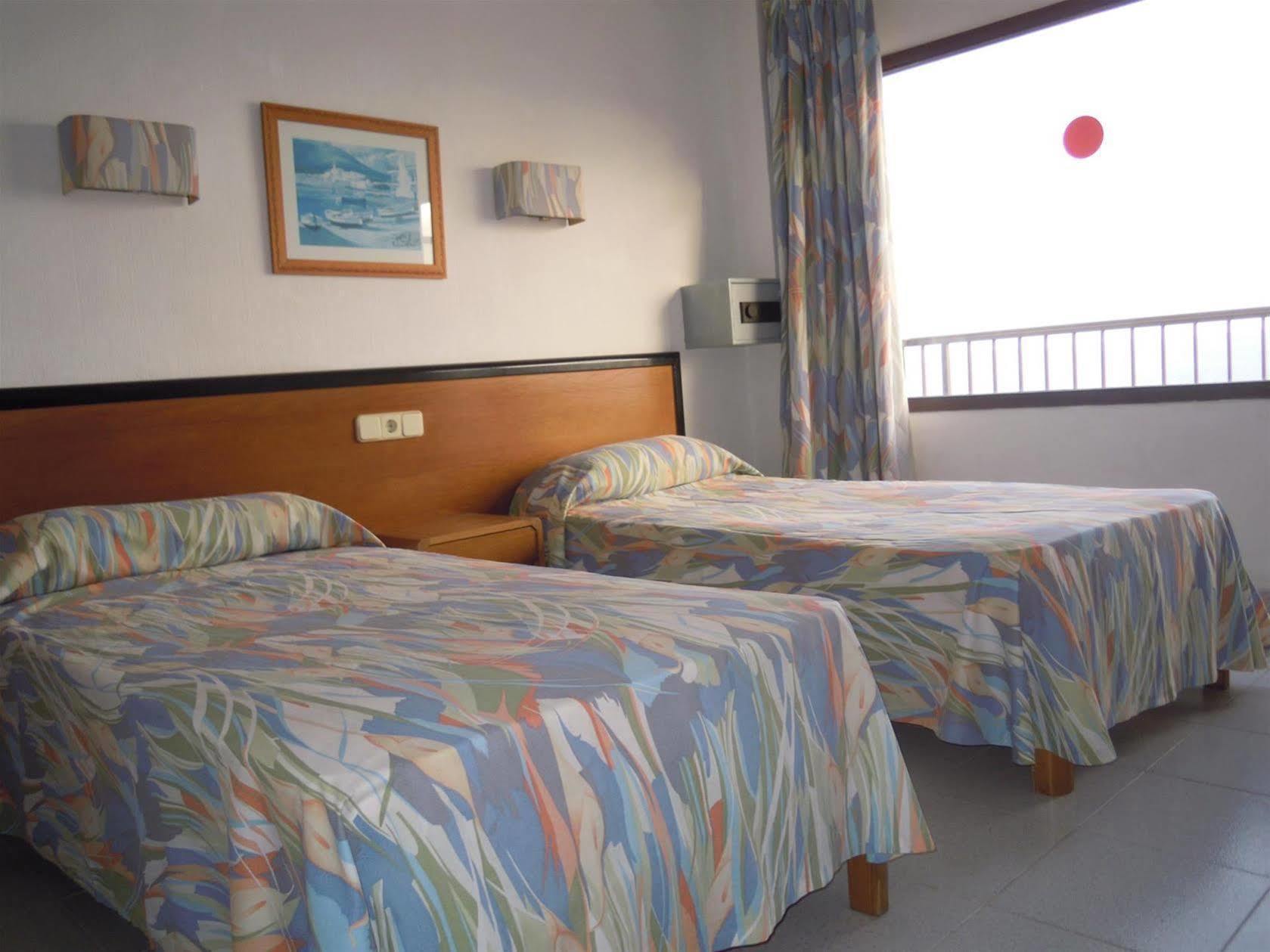Hostal Port Corona Cala Ratjada  Zewnętrze zdjęcie