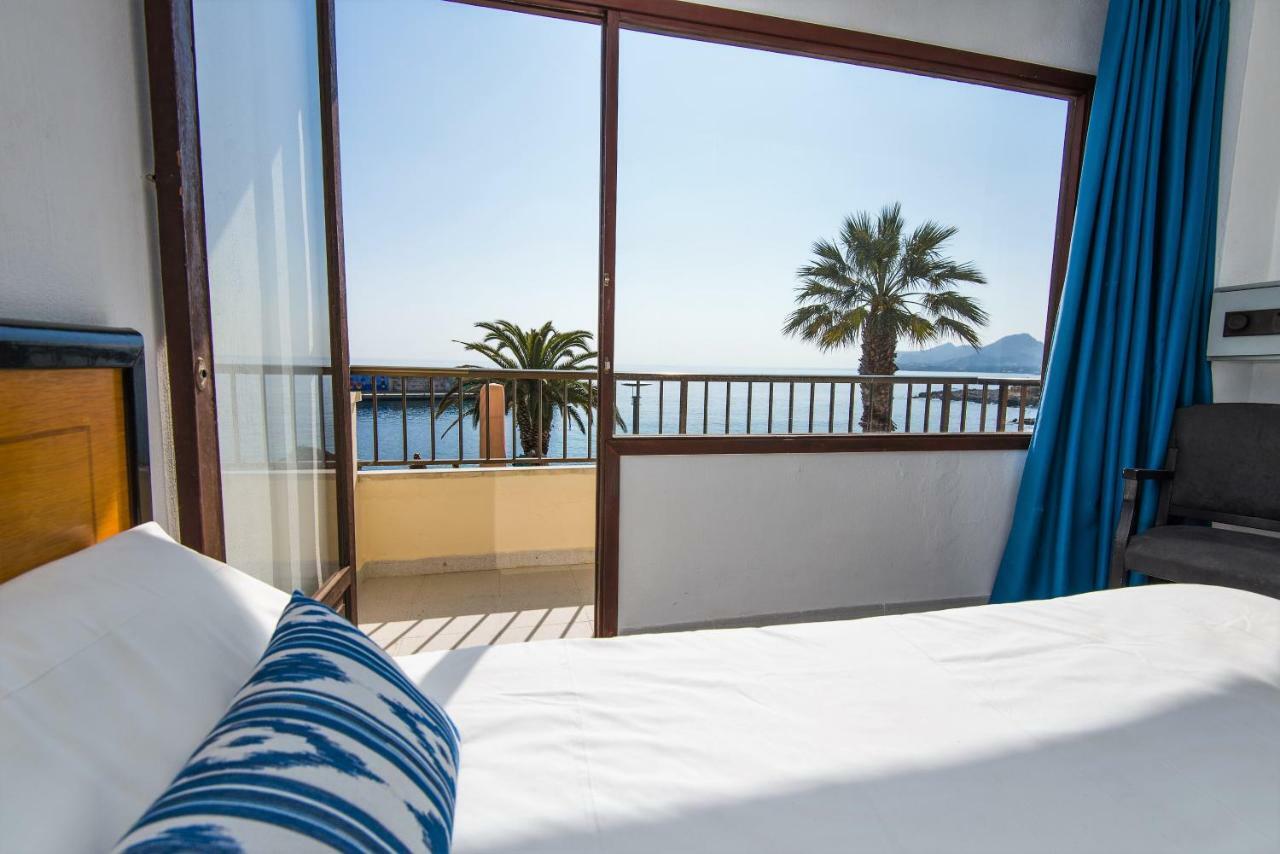 Hostal Port Corona Cala Ratjada  Zewnętrze zdjęcie