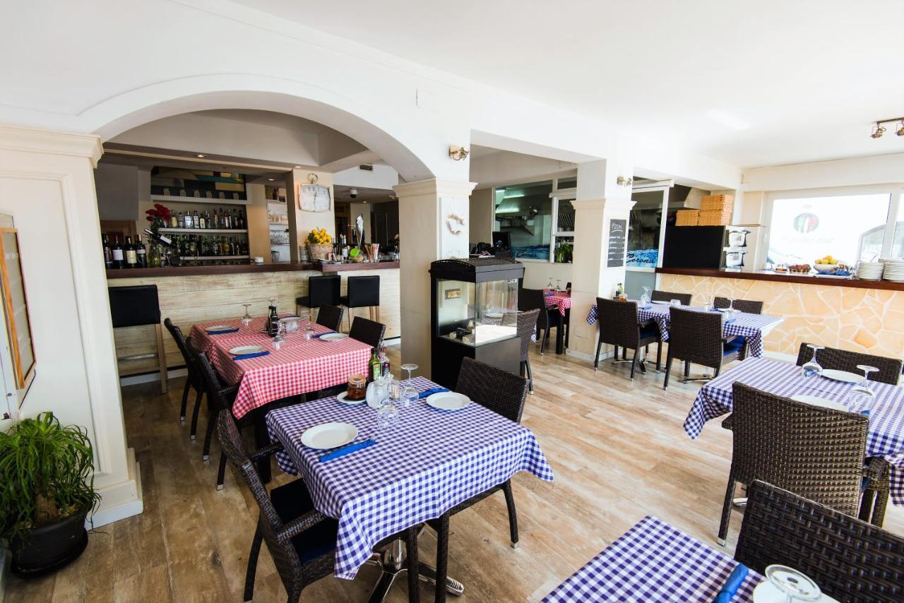 Hostal Port Corona Cala Ratjada  Zewnętrze zdjęcie